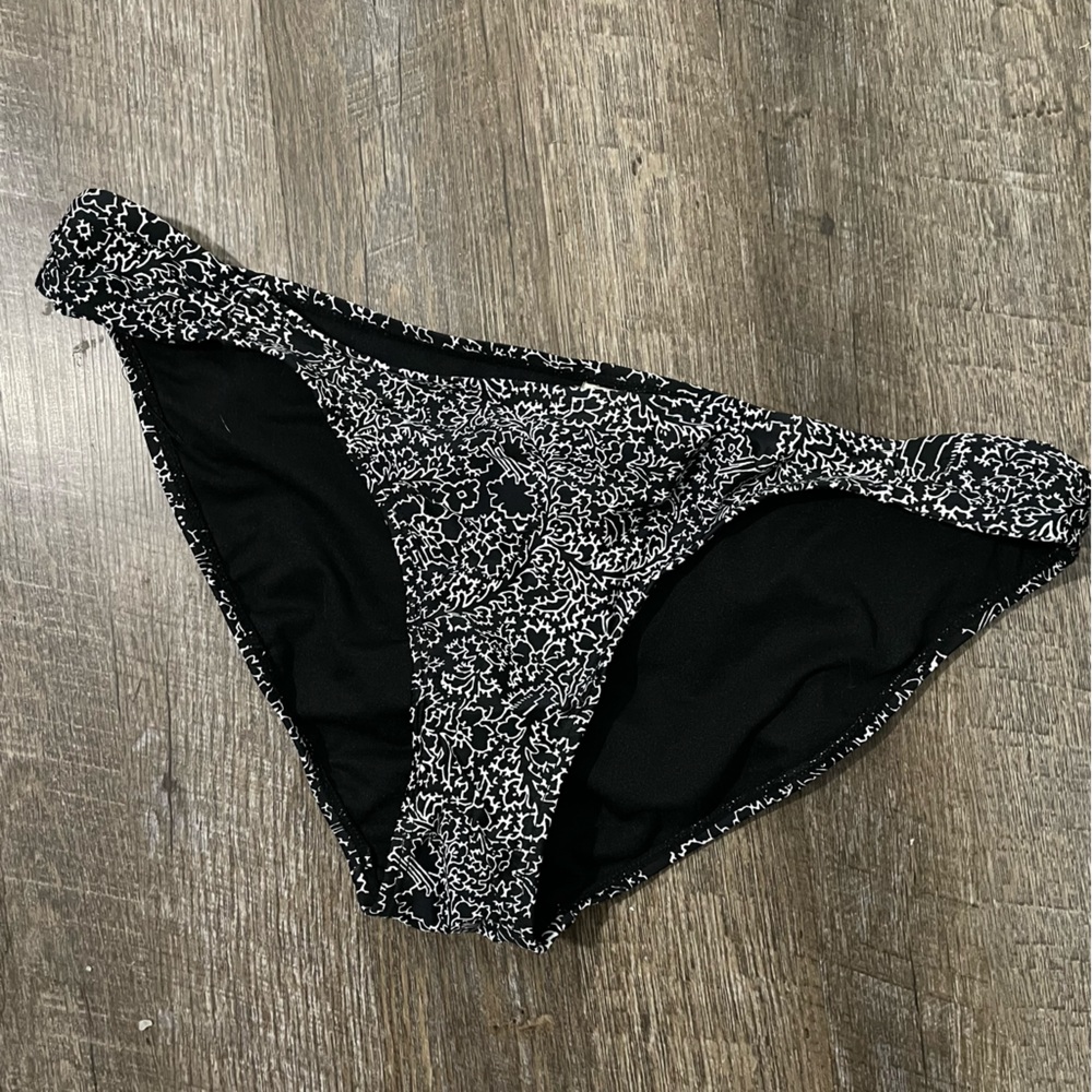 OLD NAVY BLACK + WHITE FLORAL PATTERN BIKINI BOTTOMS